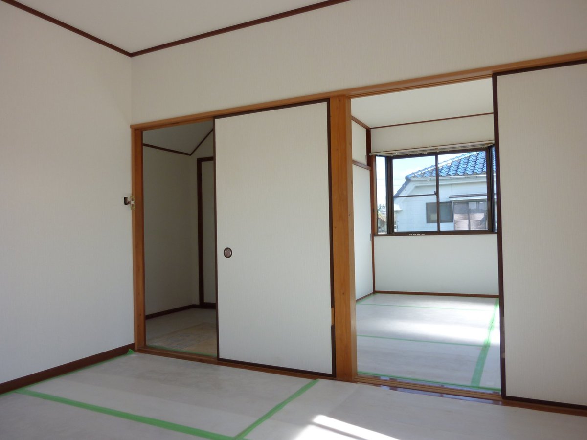 仕上げた部屋と窓